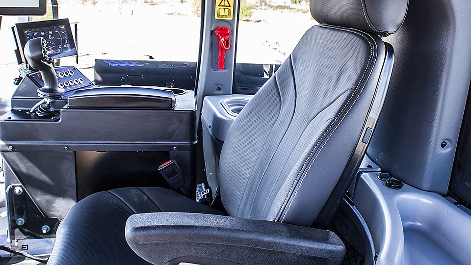 RBR Comfortable operator cab